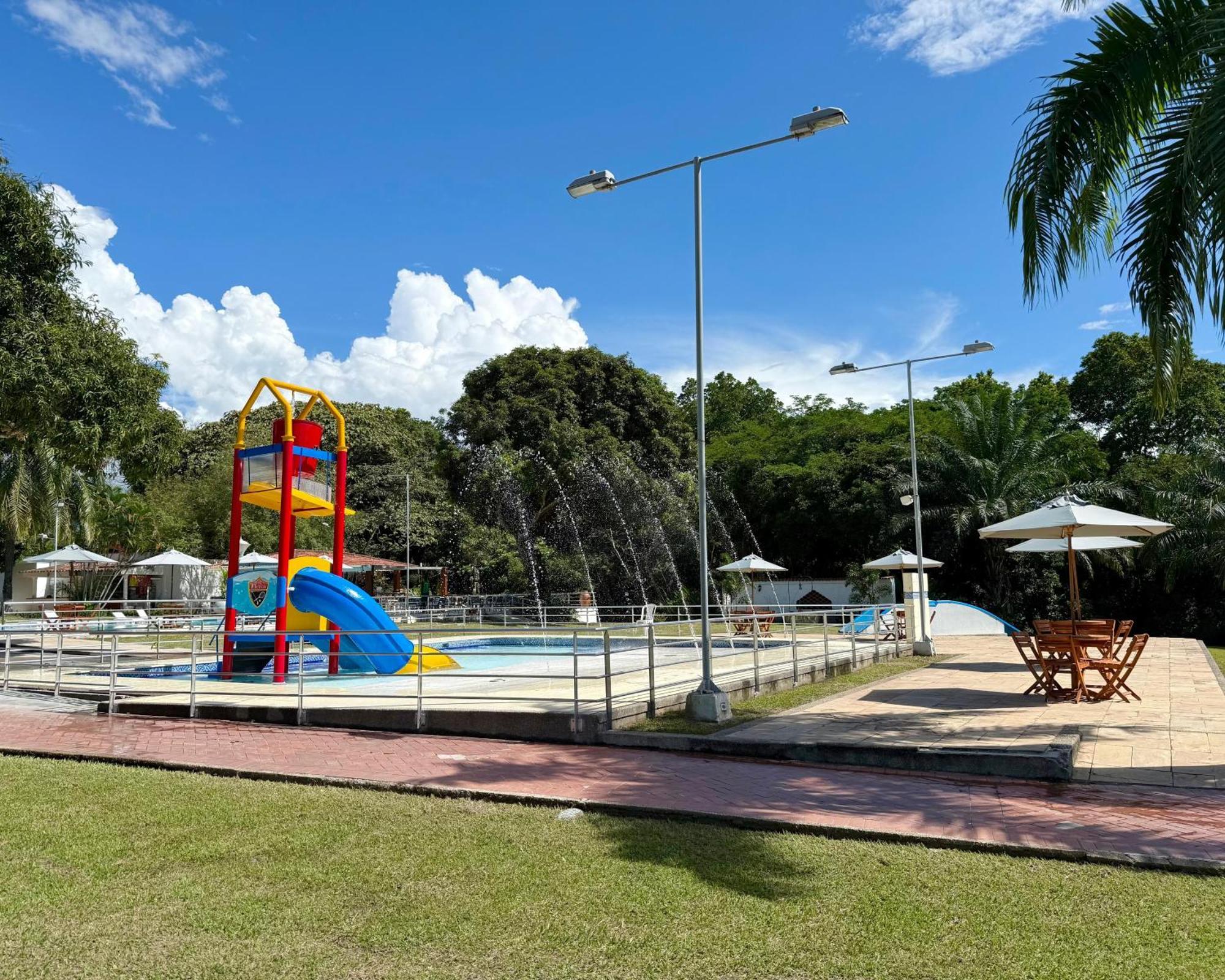 Готель Club Campestre De Neiva Нейва Екстер'єр фото